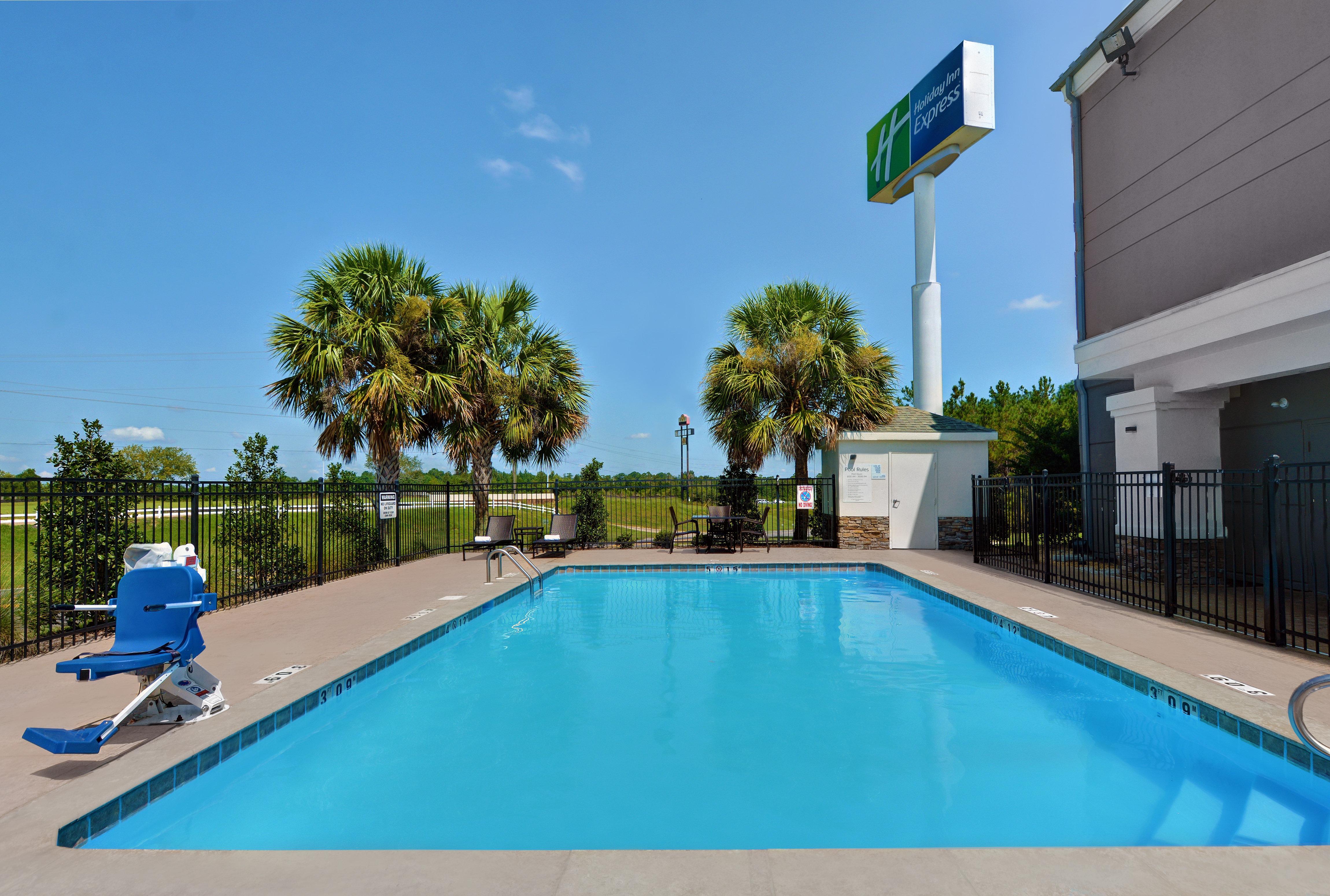 Holiday Inn Express Atmore By Ihg Buitenkant foto