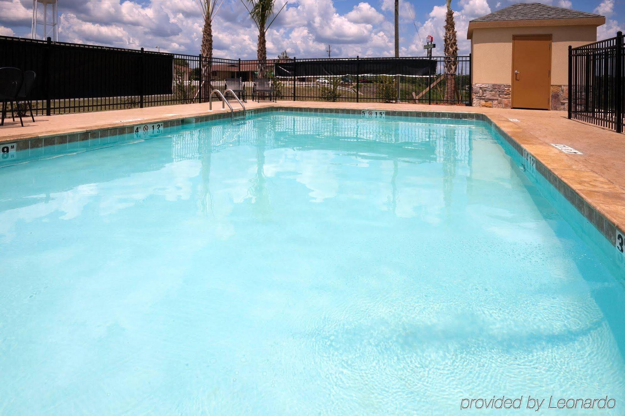 Holiday Inn Express Atmore By Ihg Buitenkant foto